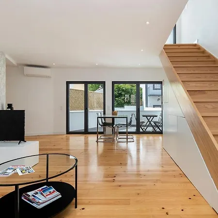 Beautiful For 6 W/ Spacious Terrace Апартаменты Лиссабон